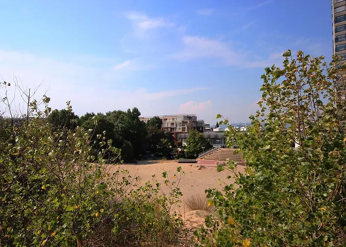 Menada Dune アパート サニービーチ